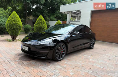 Седан Tesla Model 3 2020 в 