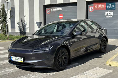 Седан Tesla Model 3 2023 в Львове