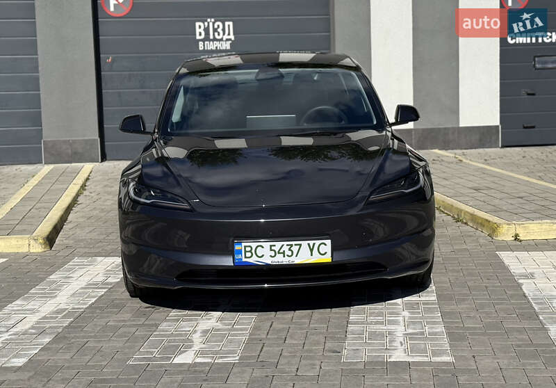 Седан Tesla Model 3 2023 в Львові