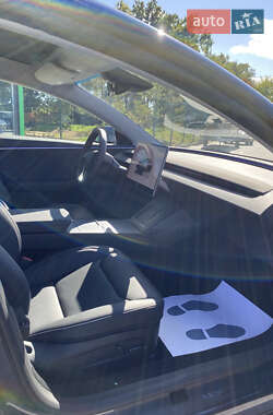 Седан Tesla Model 3 2024 в 
