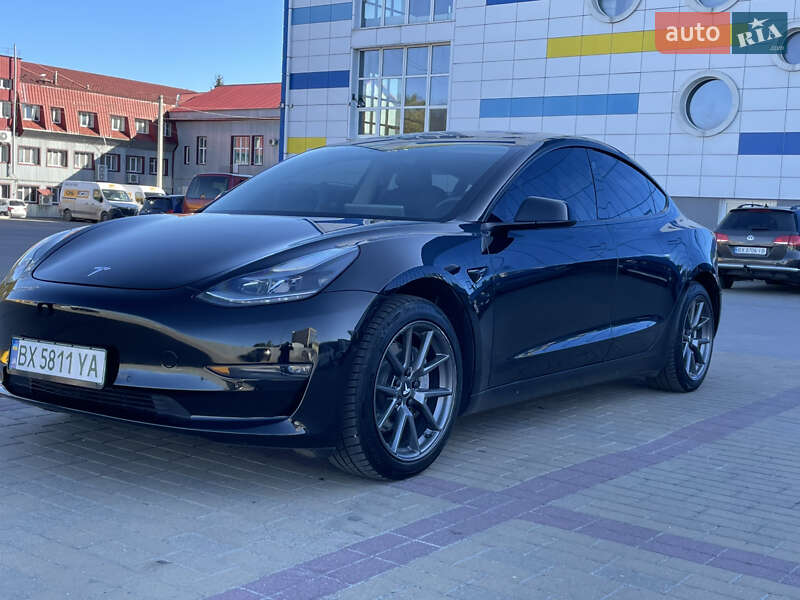 Седан Tesla Model 3 2021 в Хмельницькому