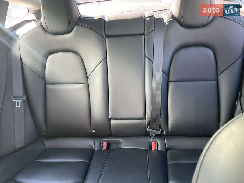 Седан Tesla Model 3 2021 в Хмельницькому