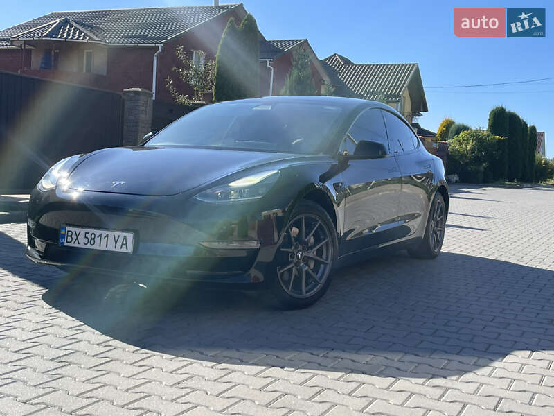 Седан Tesla Model 3 2021 в Хмельницькому