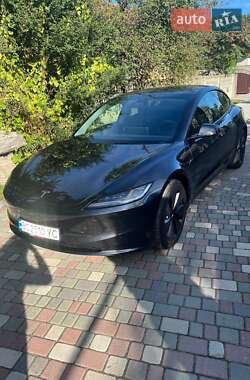 Седан Tesla Model 3 2024 в 