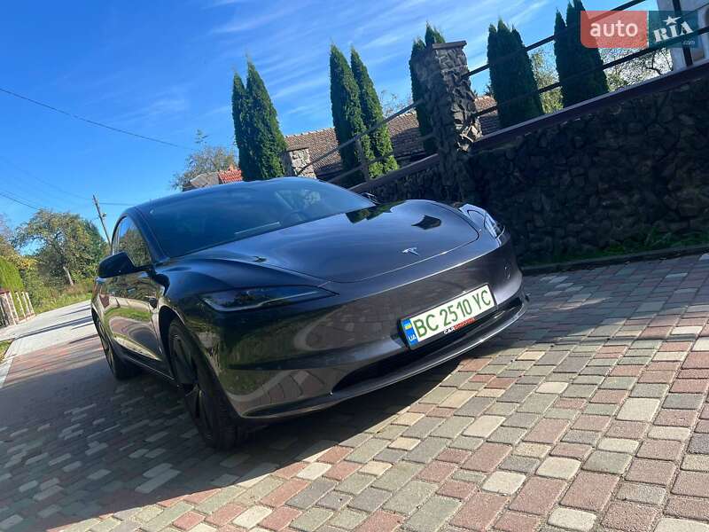 Седан Tesla Model 3 2024 в Львові