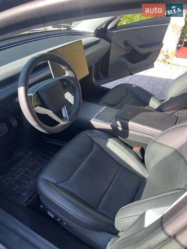 Седан Tesla Model 3 2024 в Львові