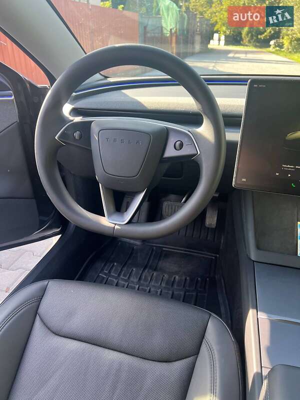 Седан Tesla Model 3 2024 в Львові