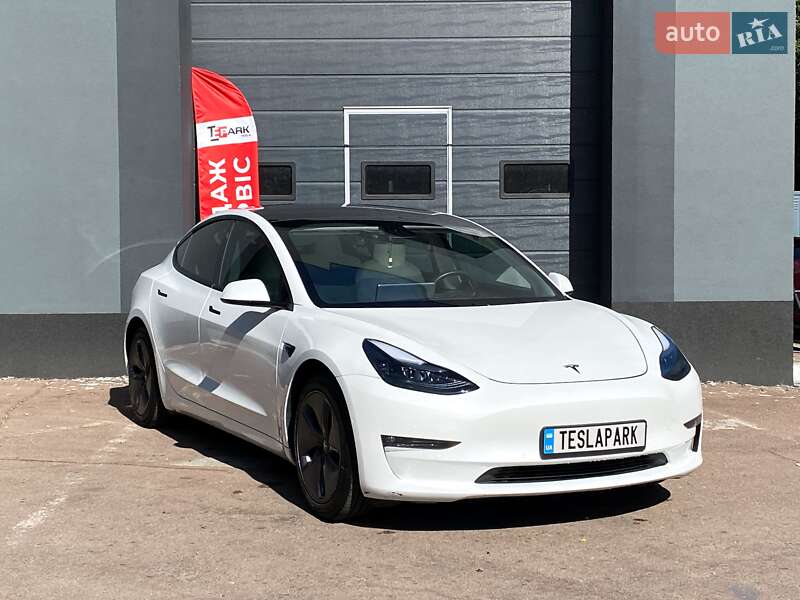 Седан Tesla Model 3 2020 в Києві