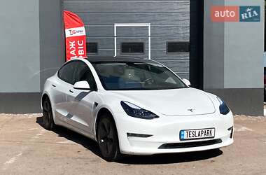 Седан Tesla Model 3 2020 в 