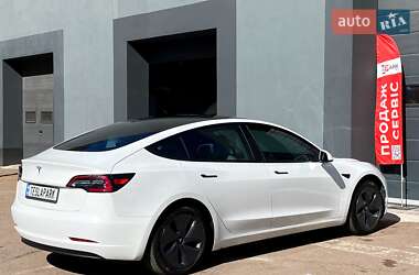 Седан Tesla Model 3 2020 в 
