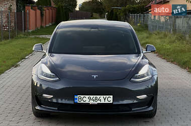 Седан Tesla Model 3 2020 в Львове