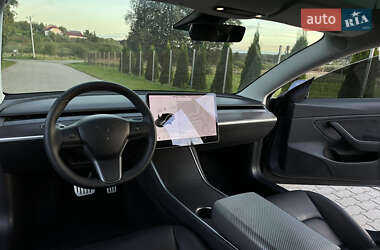 Седан Tesla Model 3 2020 в 