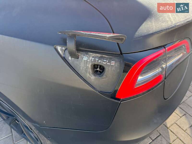 Седан Tesla Model 3 2018 в Луцьку