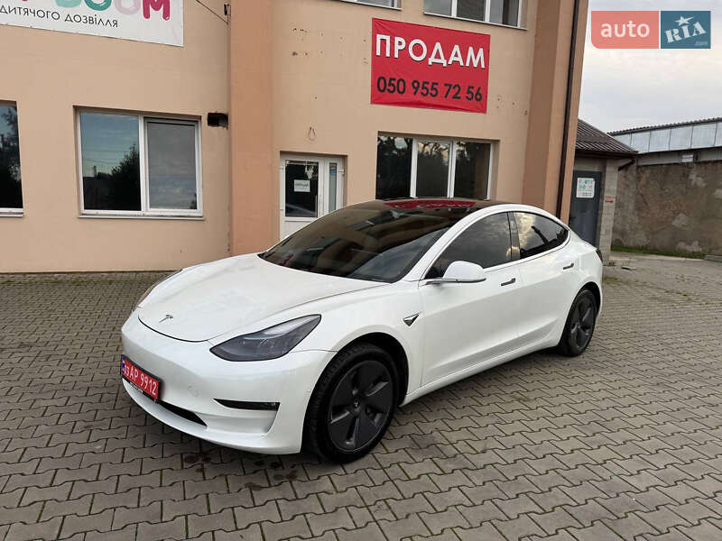 Седан Tesla Model 3 2020 в Луцке