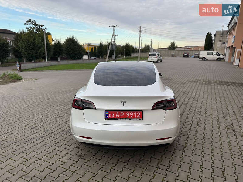 Седан Tesla Model 3 2020 в Луцке