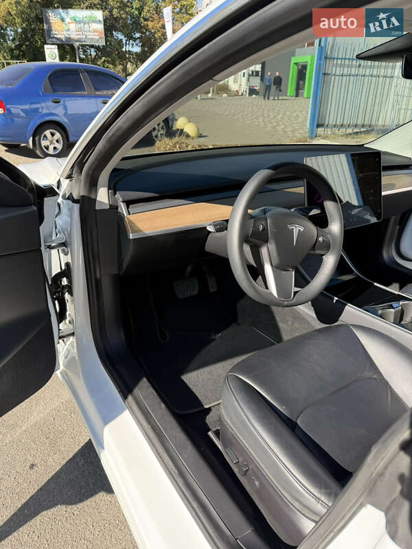 Седан Tesla Model 3 2019 в Киеве
