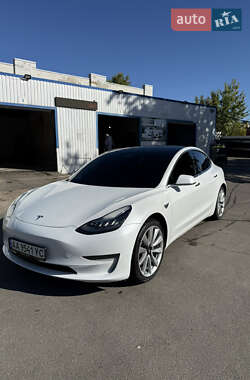 Седан Tesla Model 3 2019 в 