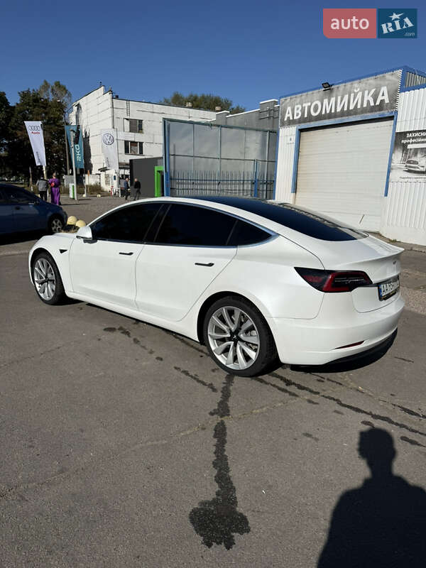 Седан Tesla Model 3 2019 в Киеве
