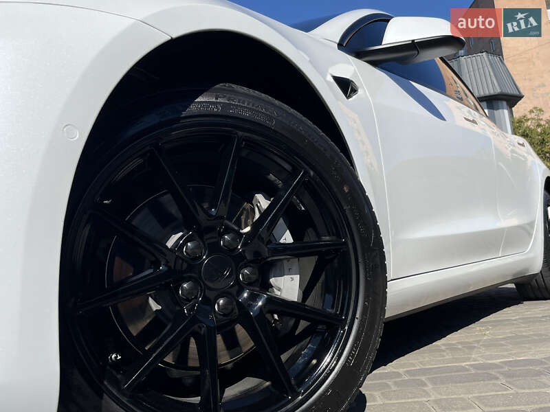 Седан Tesla Model 3 2021 в Белой Церкви