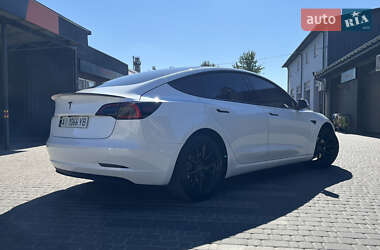 Седан Tesla Model 3 2021 в 