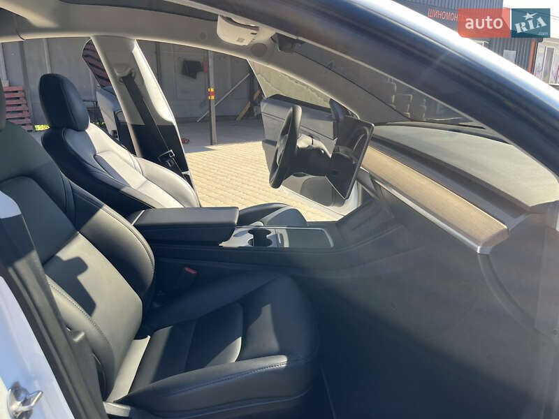 Седан Tesla Model 3 2021 в Белой Церкви