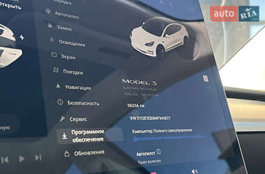 Седан Tesla Model 3 2021 в 