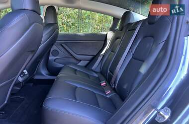 Седан Tesla Model 3 2023 в 
