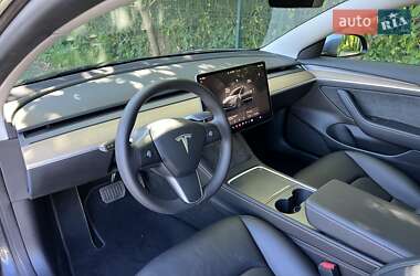 Седан Tesla Model 3 2023 в 