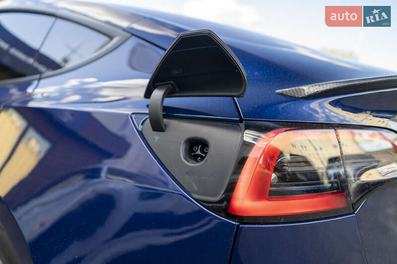 Седан Tesla Model 3 2018 в Києві