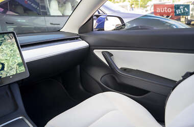 Седан Tesla Model 3 2018 в 