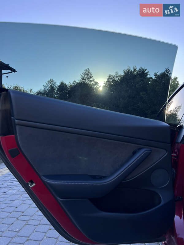 Седан Tesla Model 3 2022 в Львові