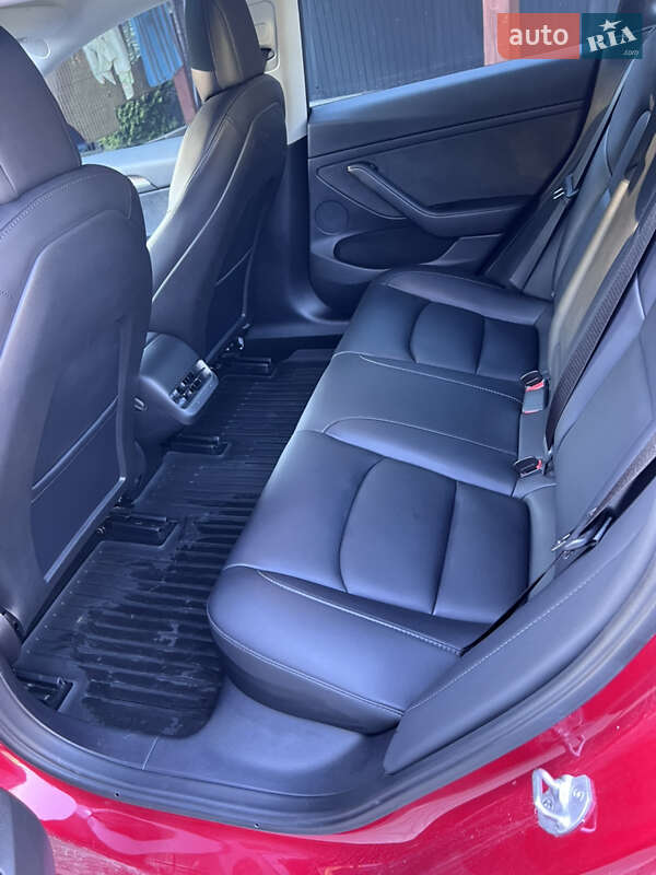 Седан Tesla Model 3 2022 в Львові