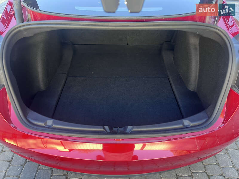 Седан Tesla Model 3 2022 в Львові