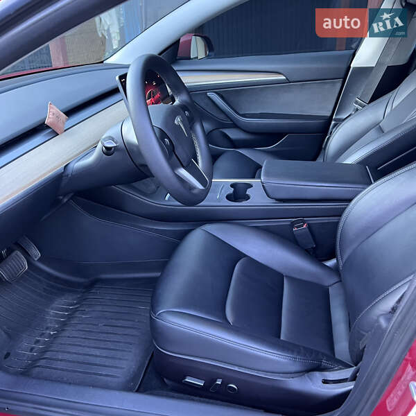 Седан Tesla Model 3 2022 в Львові