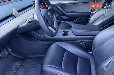 Седан Tesla Model 3 2022 в 