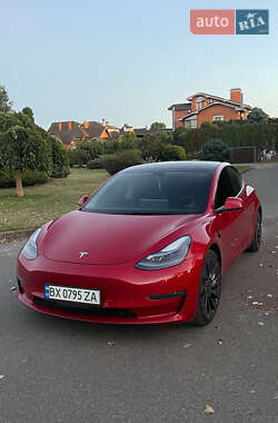 Седан Tesla Model 3 2023 в Киеве