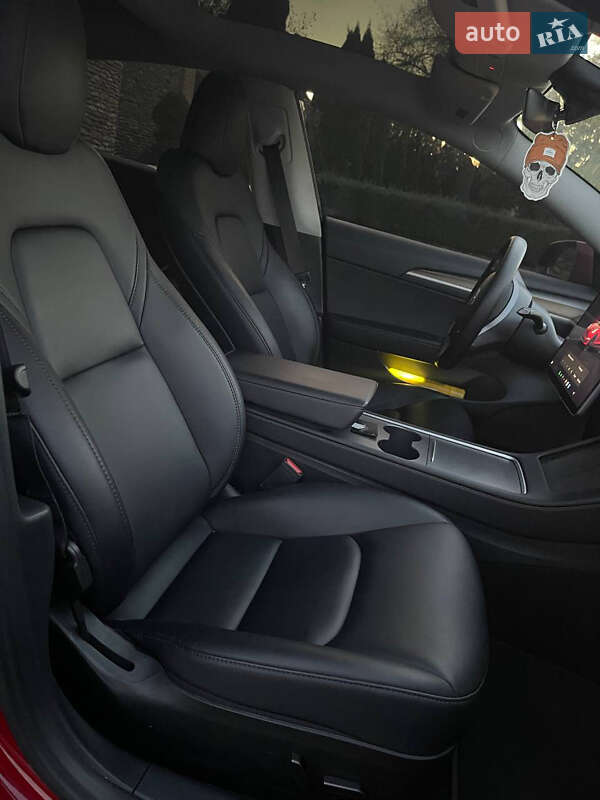 Седан Tesla Model 3 2023 в Києві