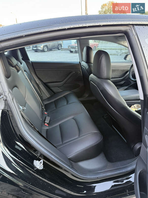 Седан Tesla Model 3 2018 в Хмельницком