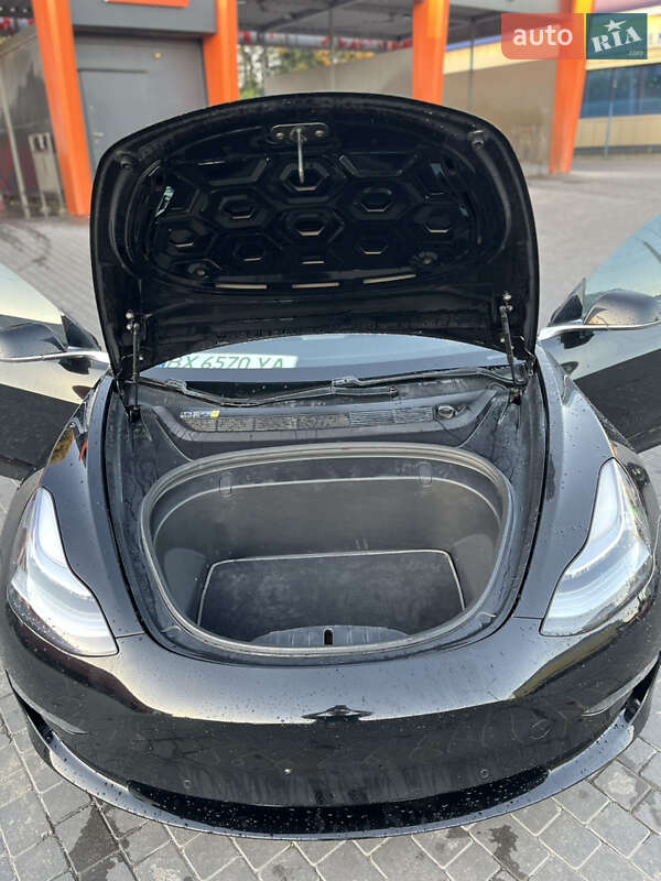 Седан Tesla Model 3 2018 в Хмельницком