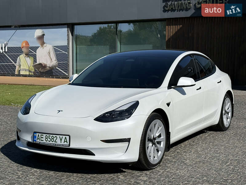 Седан Tesla Model 3 2022 в Днепре