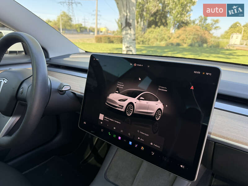 Седан Tesla Model 3 2022 в Днепре