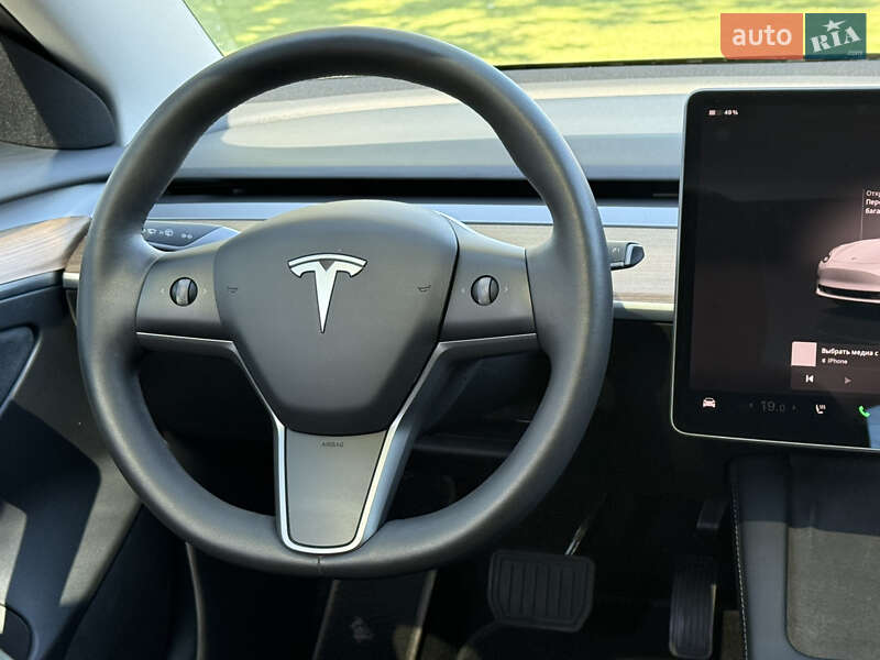 Седан Tesla Model 3 2022 в Днепре