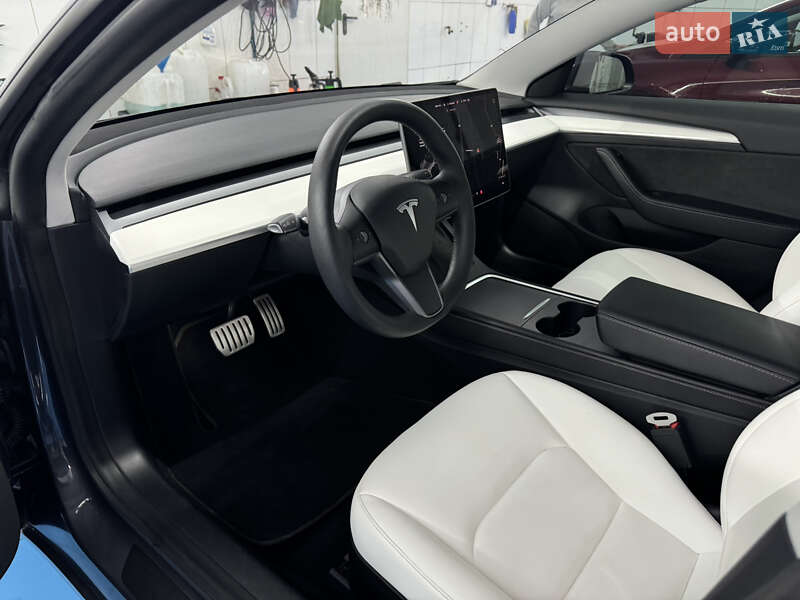 Седан Tesla Model 3 2021 в Днепре