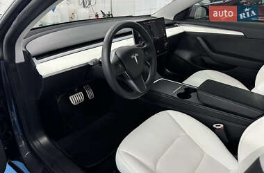 Седан Tesla Model 3 2021 в 