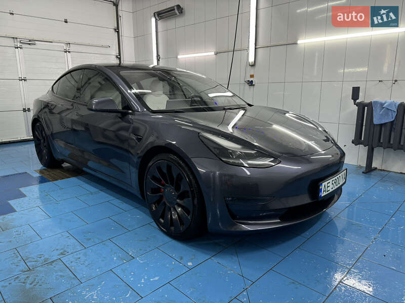 Седан Tesla Model 3 2021 в Днепре