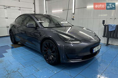 Седан Tesla Model 3 2021 в 