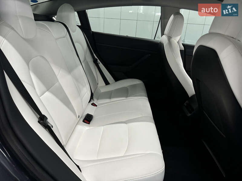 Седан Tesla Model 3 2021 в Днепре