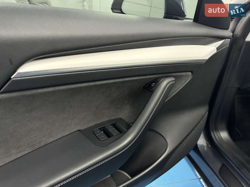 Седан Tesla Model 3 2021 в Днепре