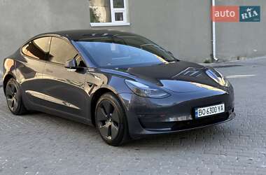 Седан Tesla Model 3 2023 в 