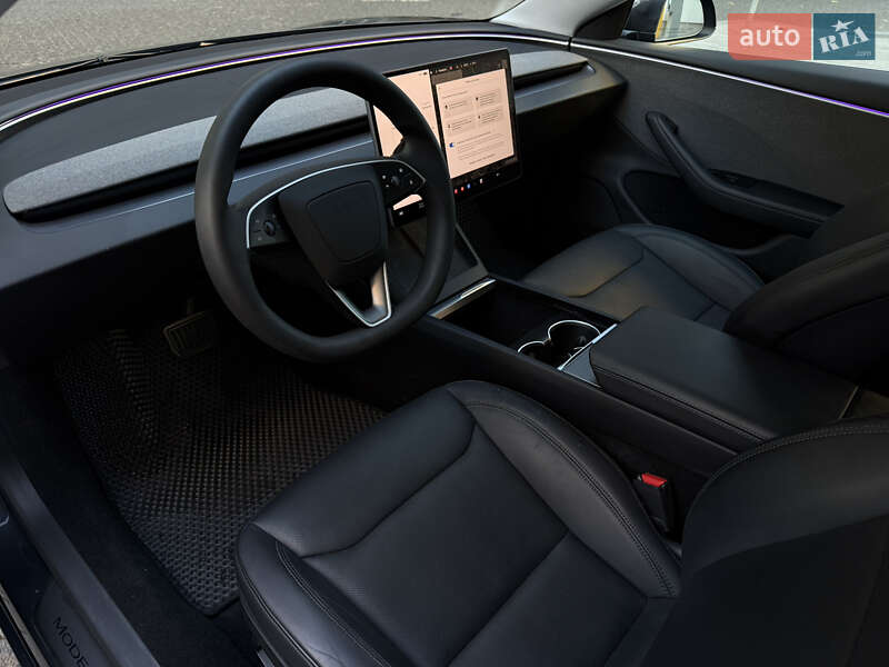 Седан Tesla Model 3 2024 в Львові